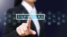 Finger tippt auf Schaltfläche Suppliers